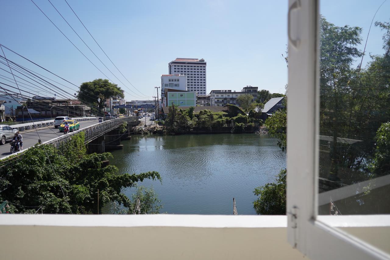 The River Guest House Chanthaburi Bagian luar foto